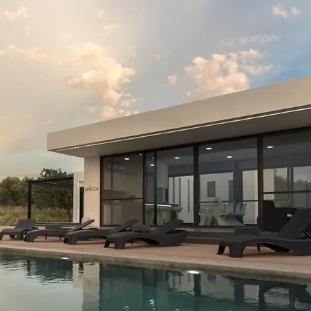 Anicca, Holiday home